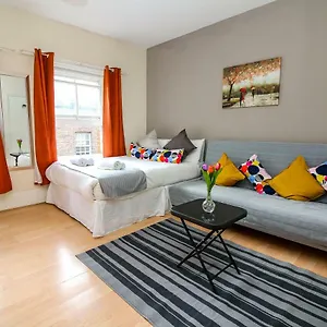 Studio Flat On Brick Lane Near Shoreditch London